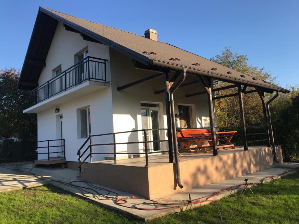 Green Nest Бэнешти Экстерьер фото